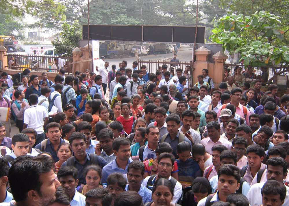 Mega-Job-Fair-2016-3